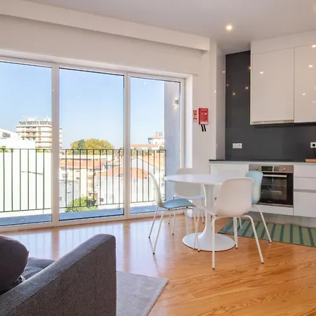 Morro Flat W Terrace By Lovelystay