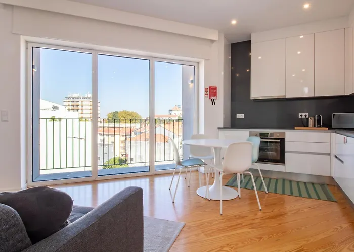 Morro Flat W Terrace By Lovelystay