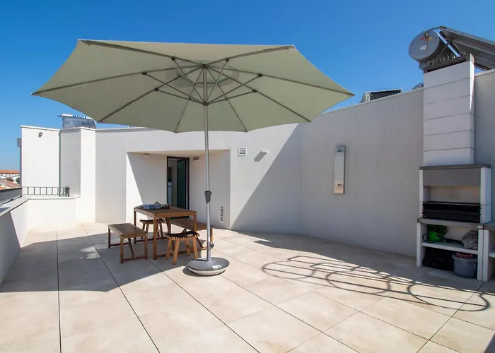 Morro Flat W Terrace By Lovelystay Daire