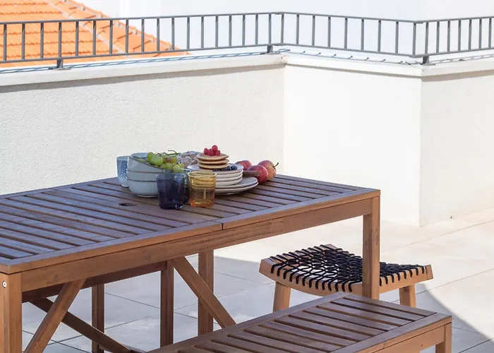 Morro Flat W Terrace By Lovelystay